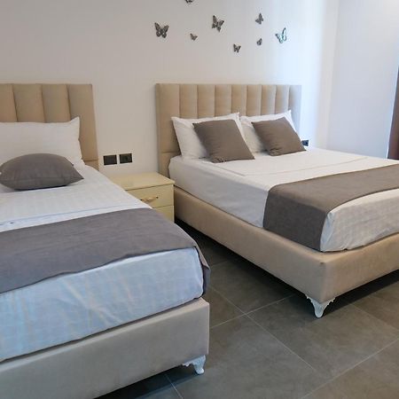 Hotel Celaj Vlorë Екстериор снимка