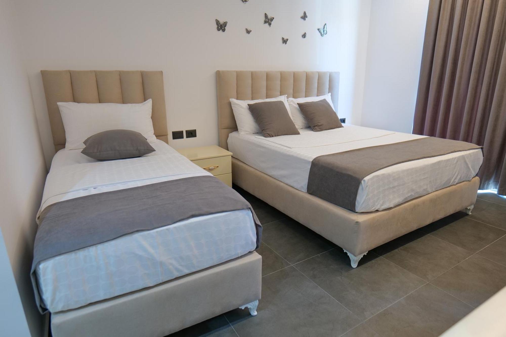 Hotel Celaj Vlorë Екстериор снимка