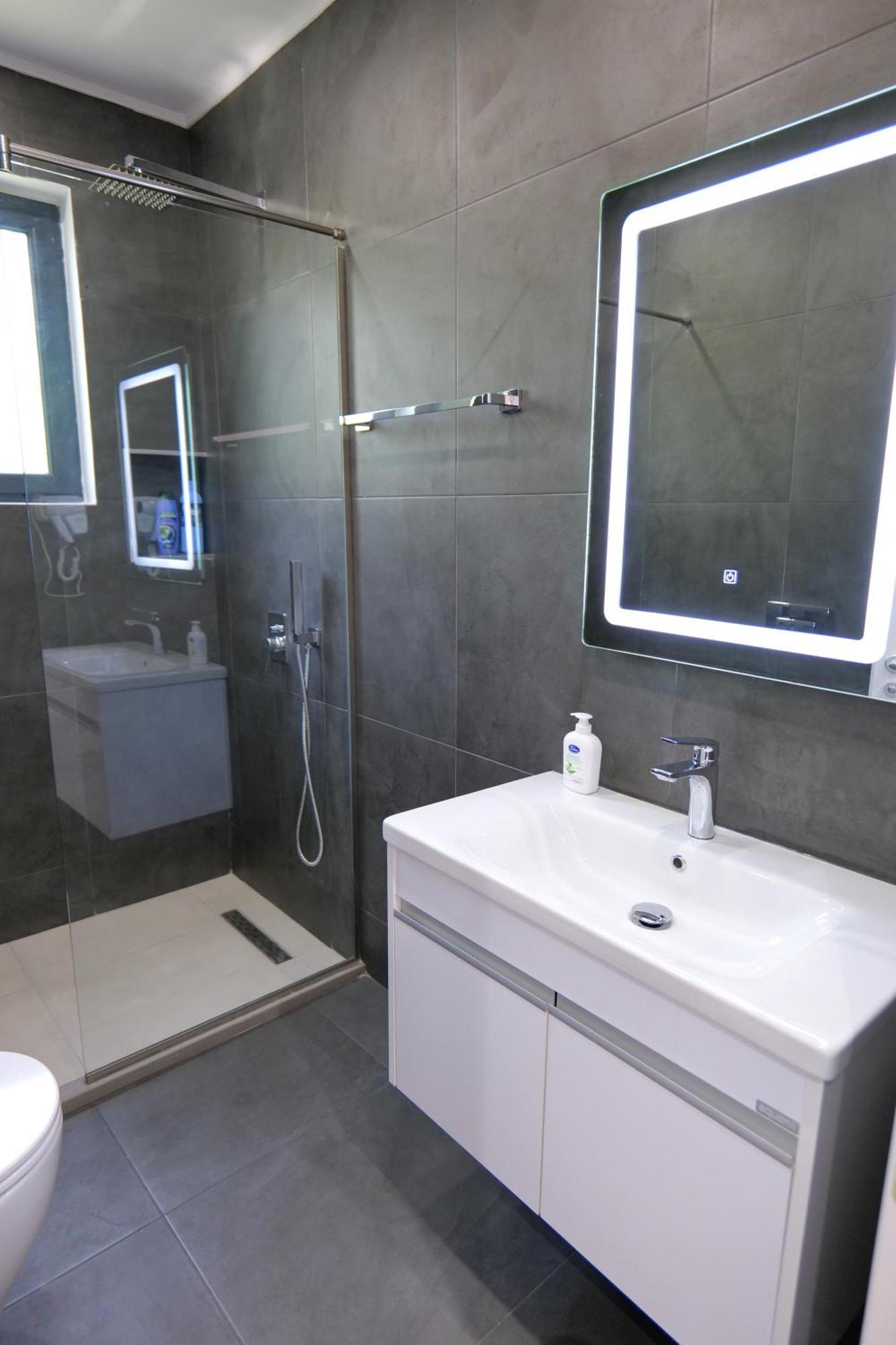 Hotel Celaj Vlorë Екстериор снимка