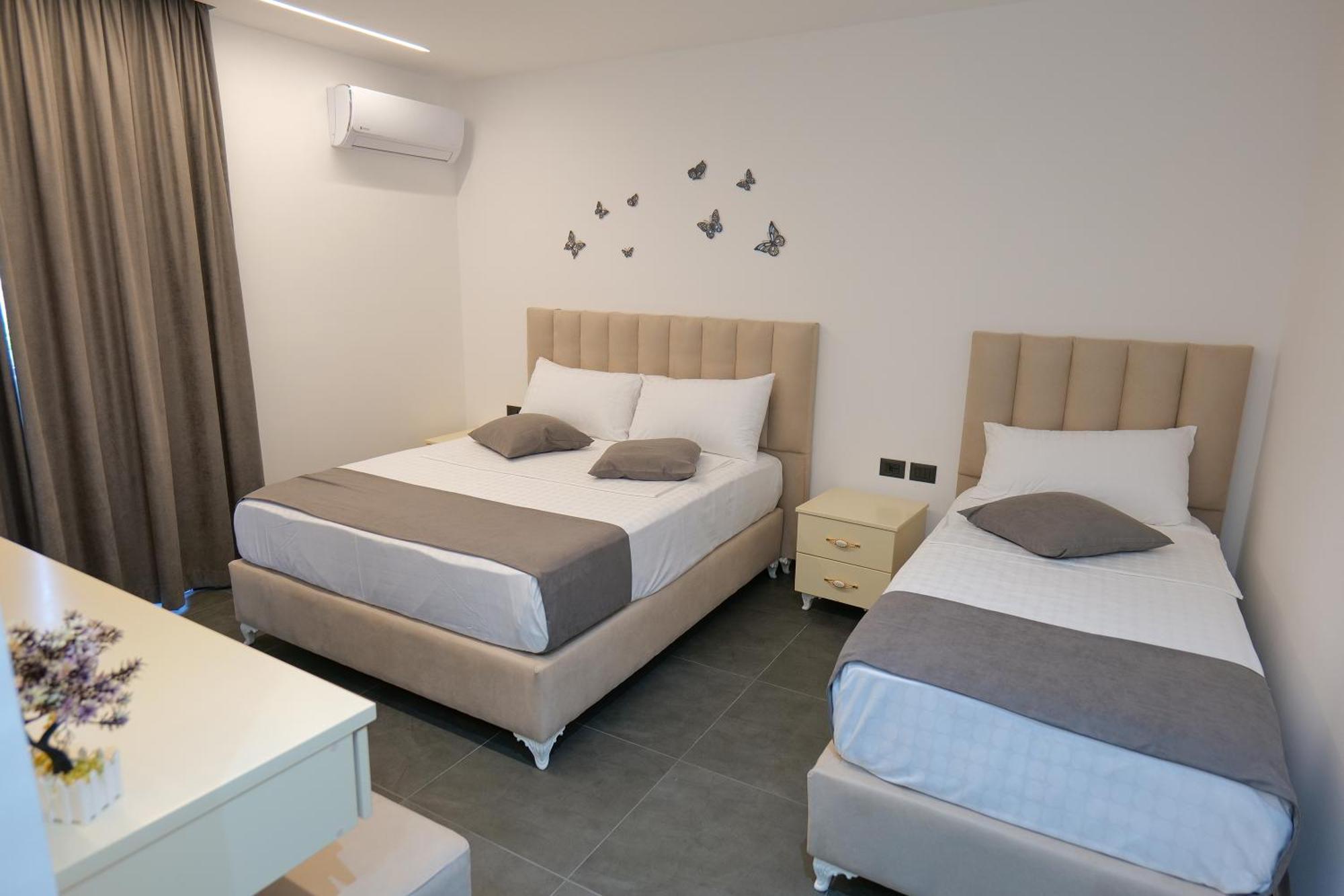 Hotel Celaj Vlorë Екстериор снимка