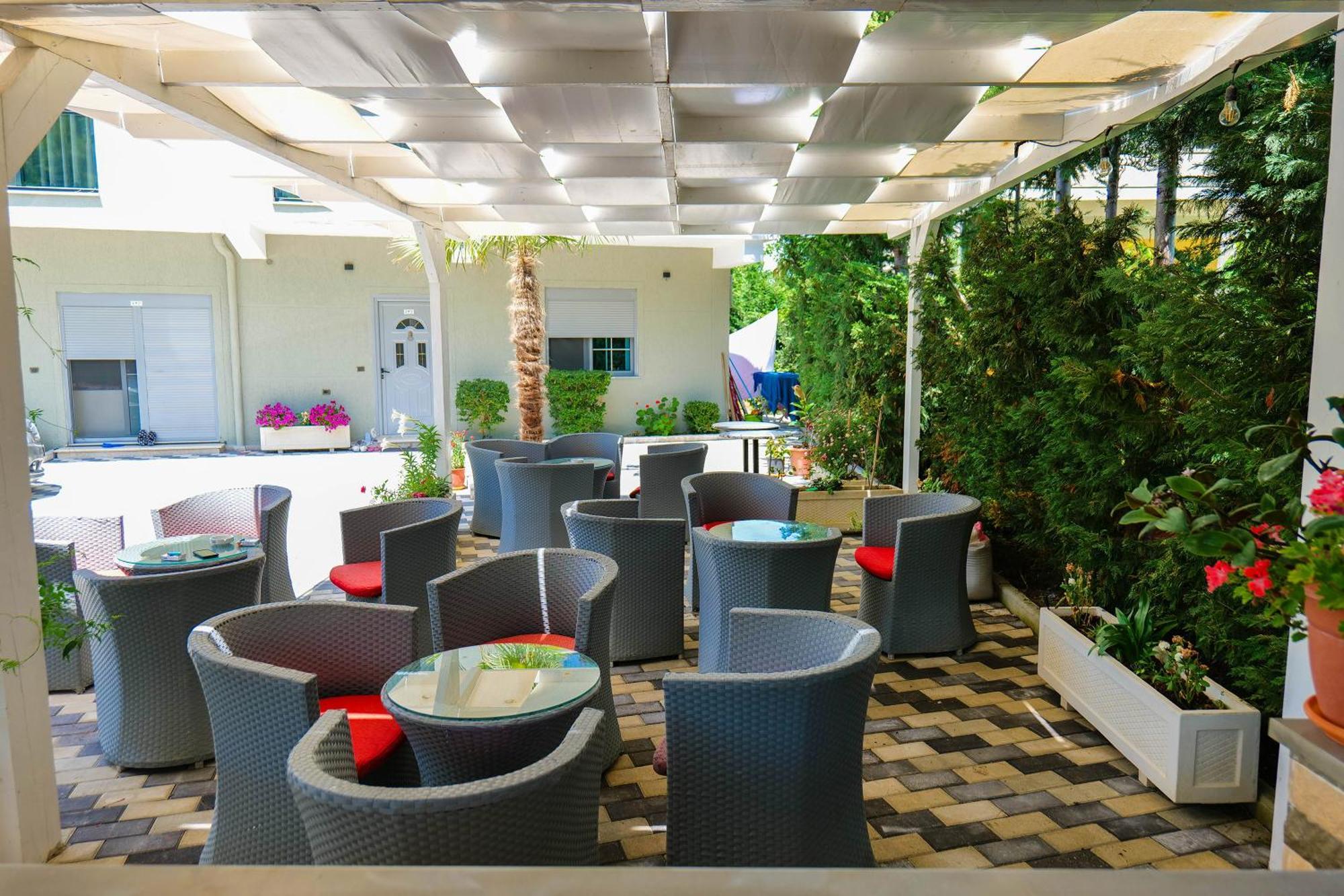 Hotel Celaj Vlorë Екстериор снимка