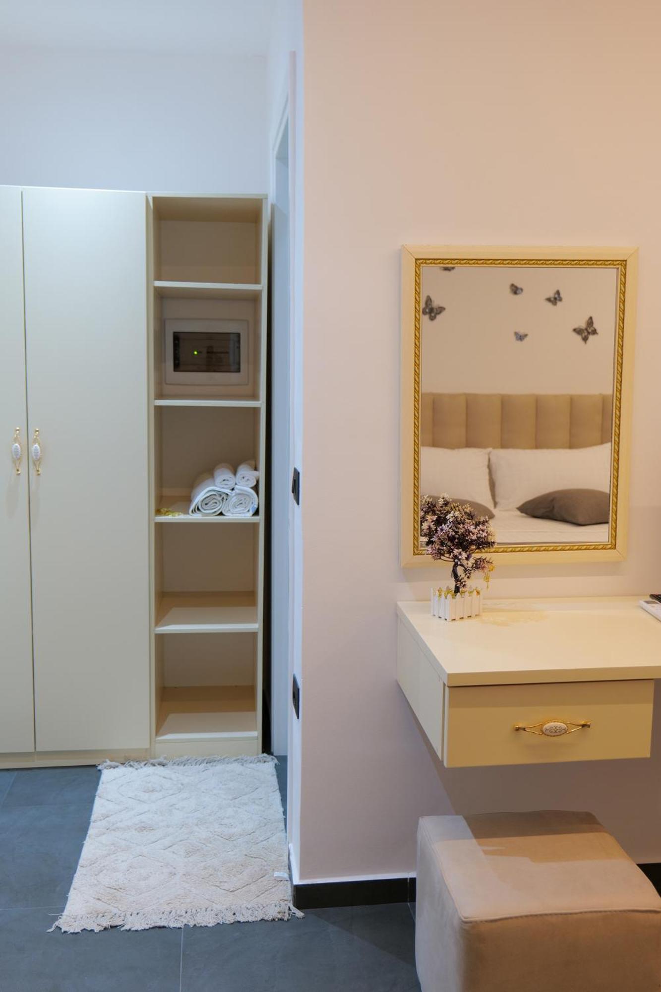 Hotel Celaj Vlorë Екстериор снимка
