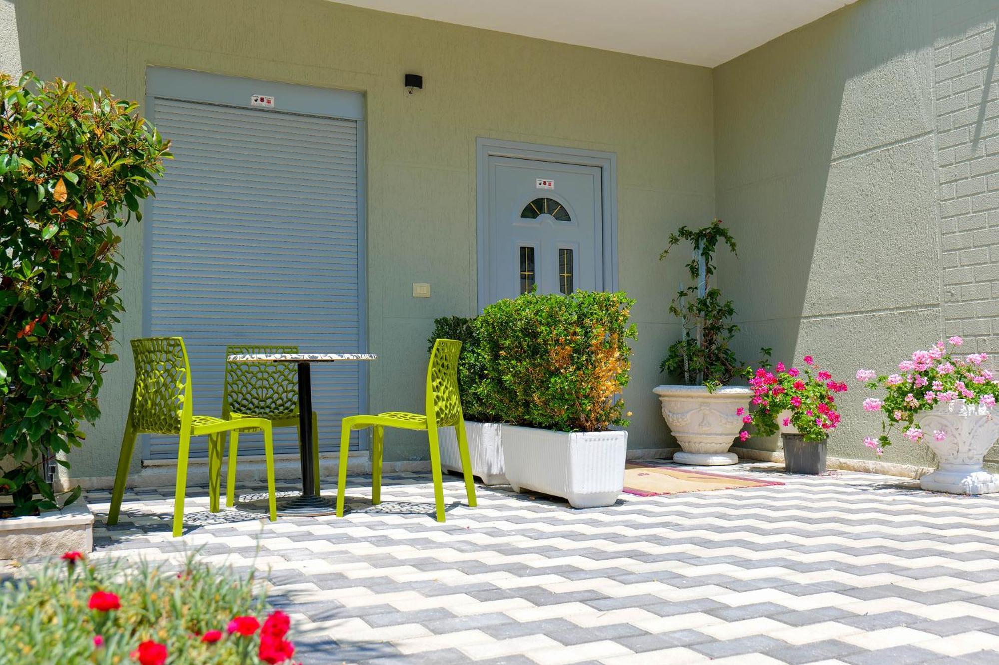 Hotel Celaj Vlorë Екстериор снимка