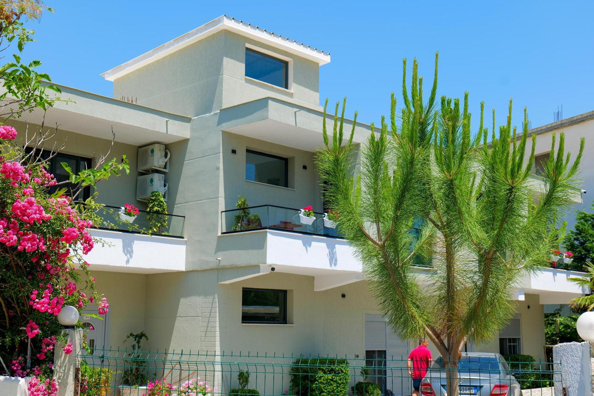 Hotel Celaj Vlorë Екстериор снимка
