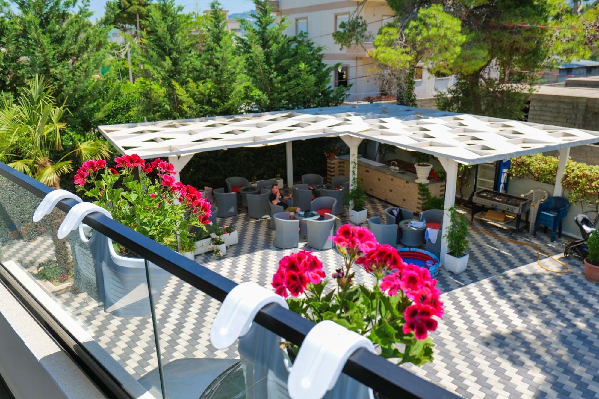 Hotel Celaj Vlorë Екстериор снимка